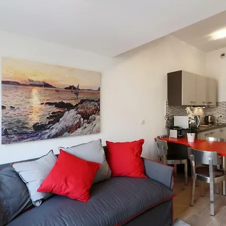 Patio Wilson Apartman Nizza